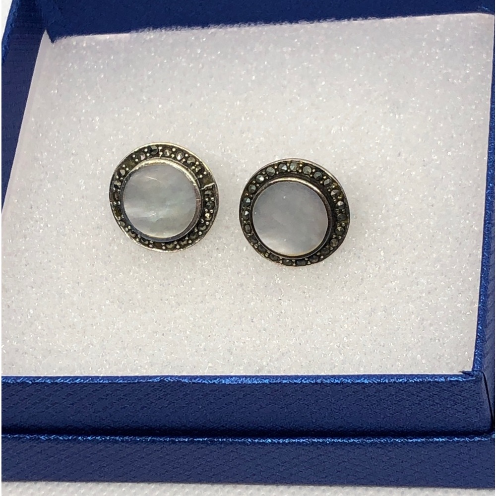 Vintage Art Deco Sterling Silver Mother of Pearl Marcasite Earrings - Picture 4 of 7